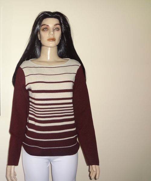Blusa de linha listrada.