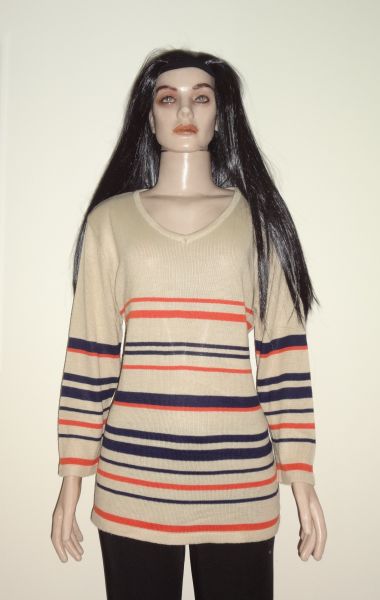 Blusa de linha listrada.