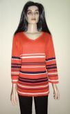 Blusa de linha listrada.