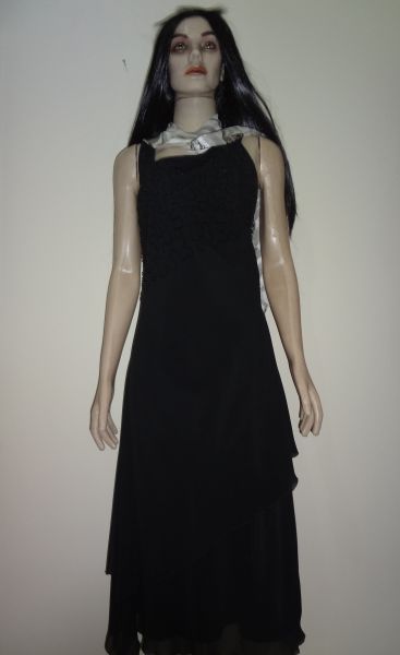 Vestido de festa longo.